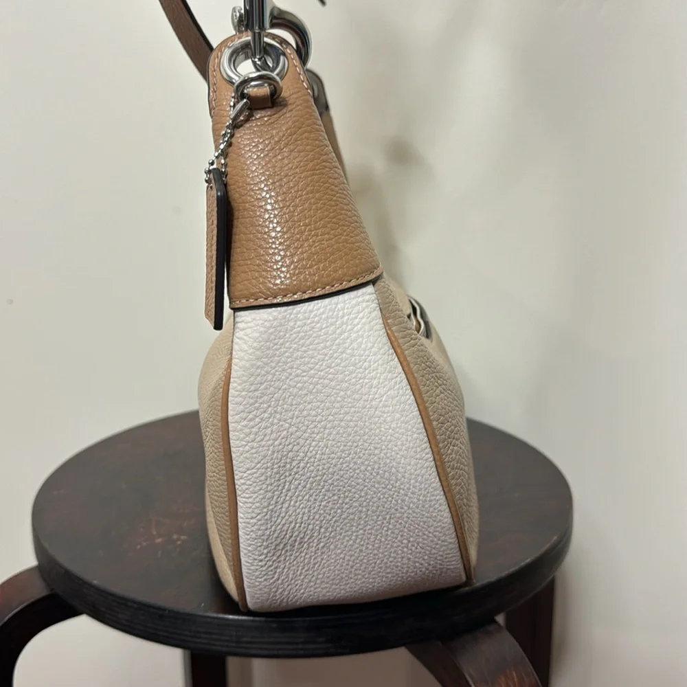 Coach Tan Leather Hobo Beige Handbag‎ Wallet Casual Bag EUC